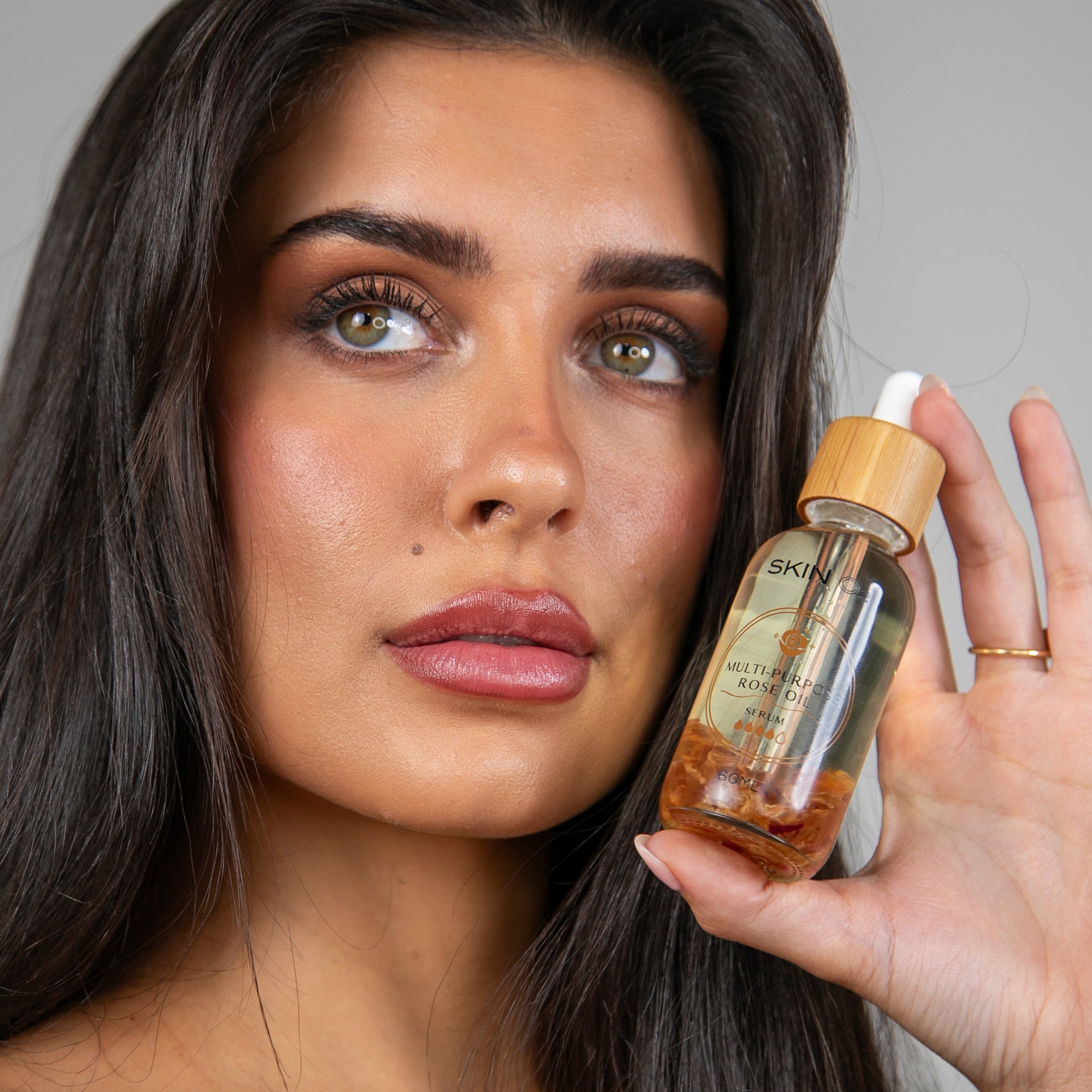 مصل زيت الورد متعدد الأغراض