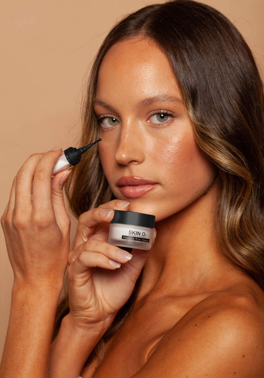 كريم الببتيد للعين + شد الجفون البلاتيني