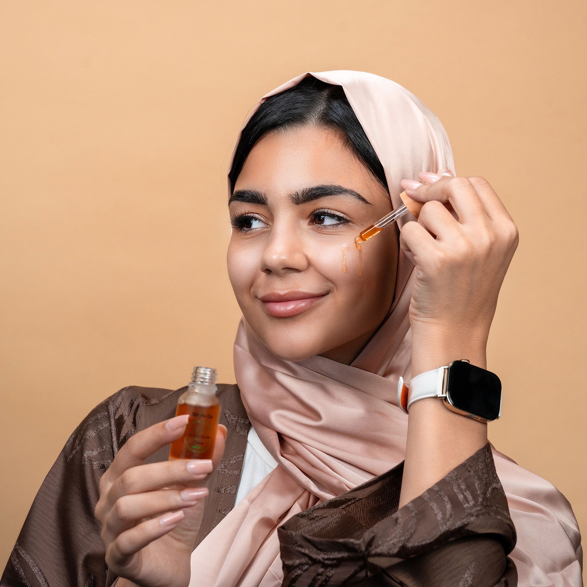 سيروم فائق التوهج + قناع الببتيد مجانًا