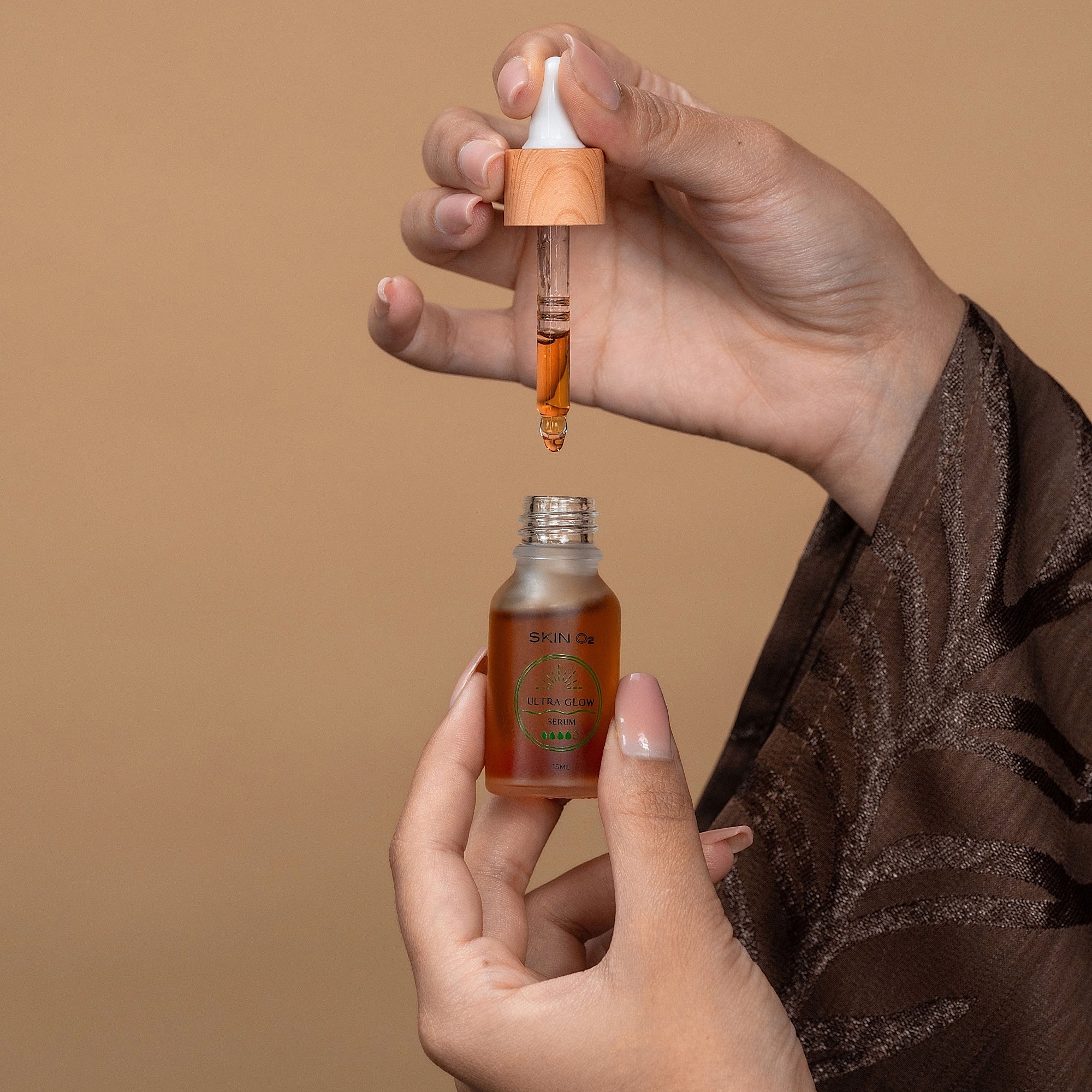 سيروم فائق التوهج + قناع الببتيد مجانًا